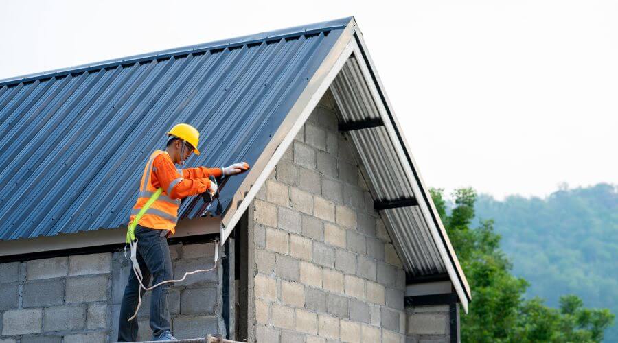 Professional gutter cleaning in East Ryegate, VT